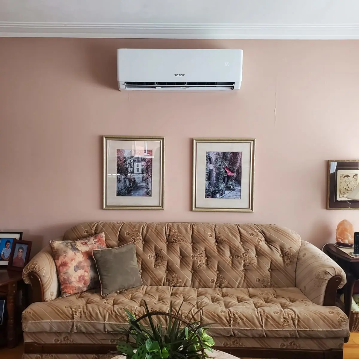 Borts-HVAC mini split turned on