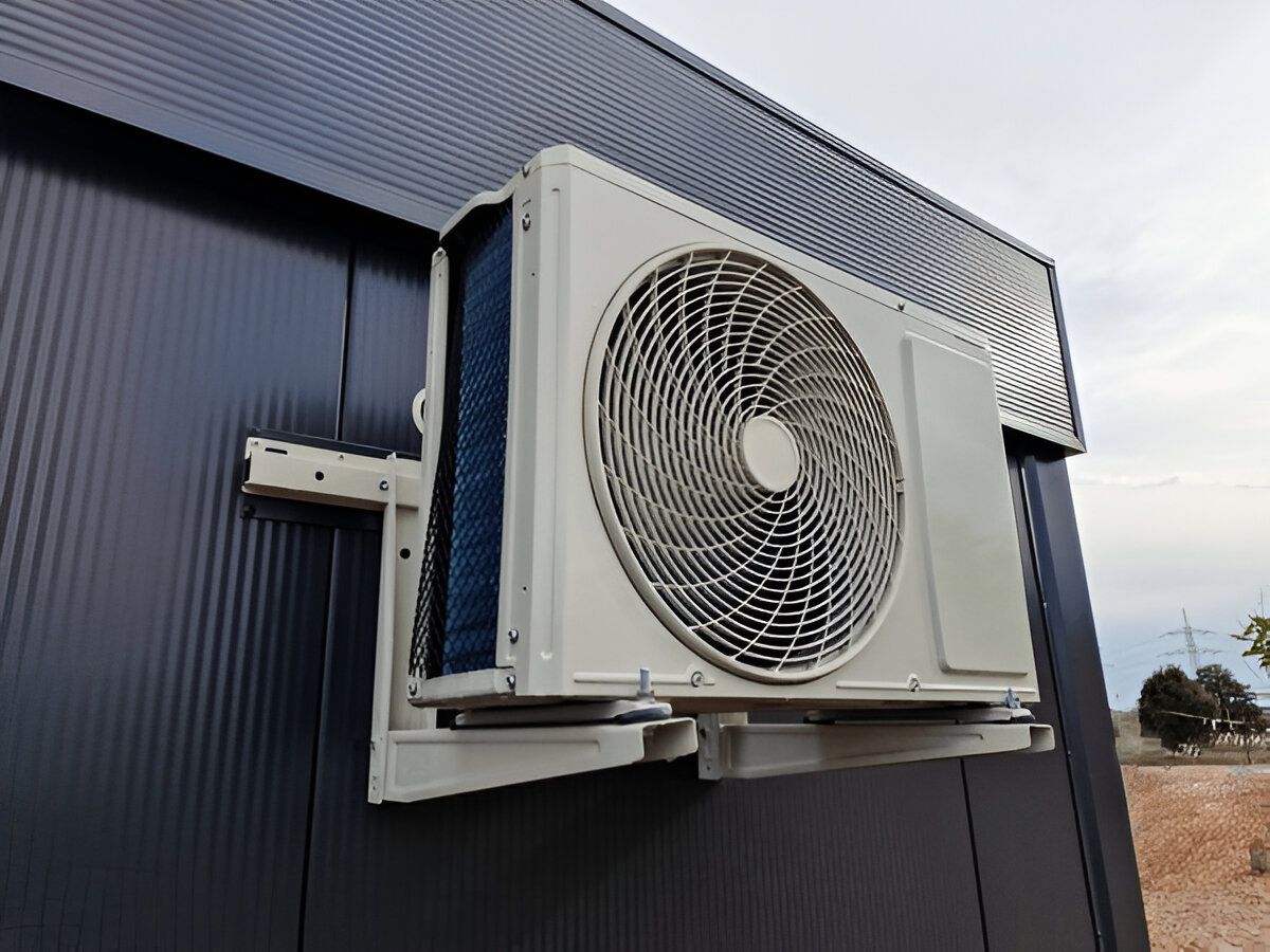 Borts-HVAC white heat pump
